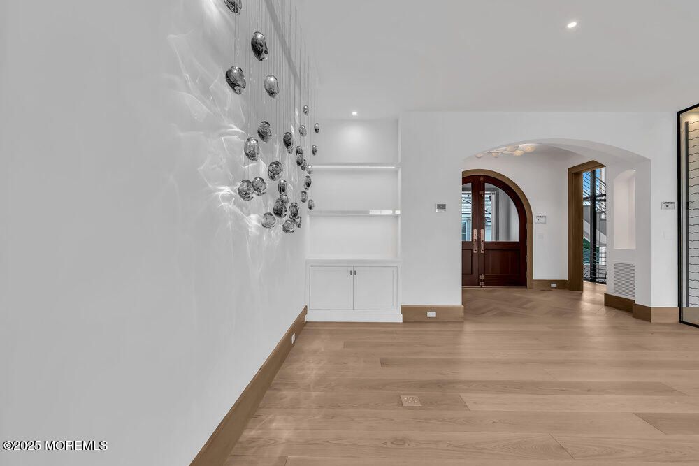 Interior, Pendant Lights, Recessed Lighting, Wood Texture Flooring