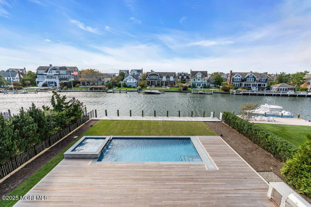 Exterior, Pool, Water