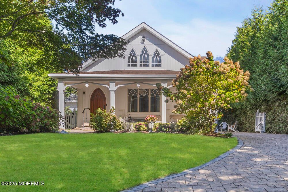 Backyard, Exterior, Facade, Farmhouse