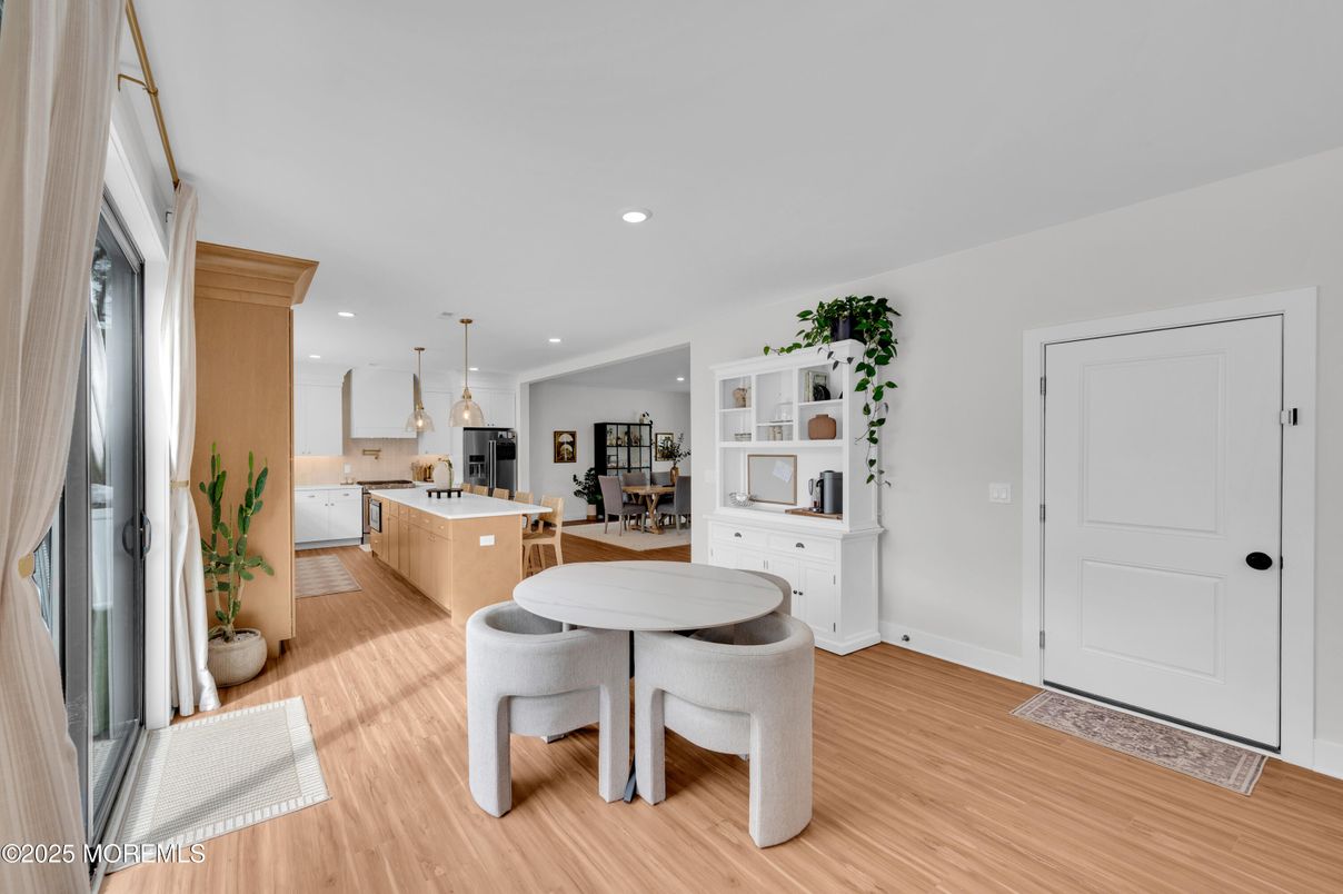 Dining room, Interior, Kitchen, Pendant Lights, Recessed Lighting, Wood Texture Flooring