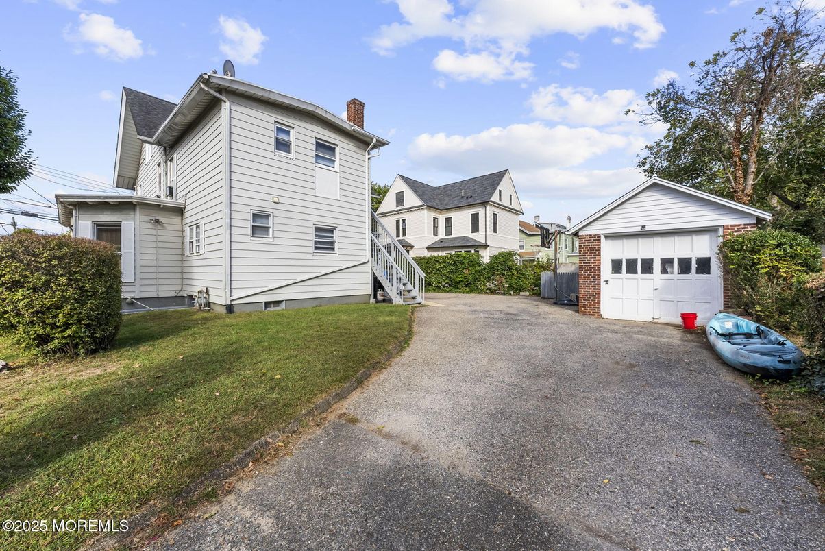 Backyard, Detached Garage, Exterior