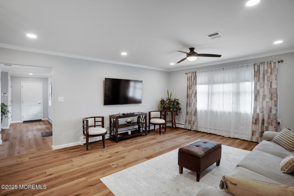 Interior, Living room, Recessed Lighting, Wood Texture Flooring