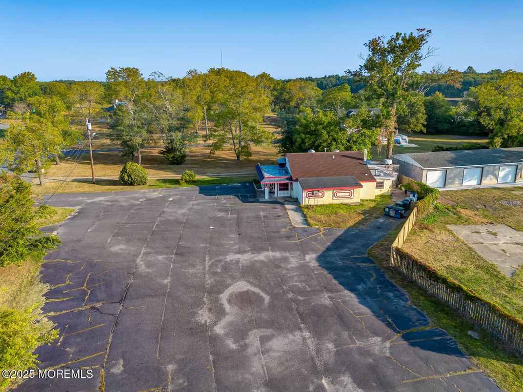 Exterior, Drone