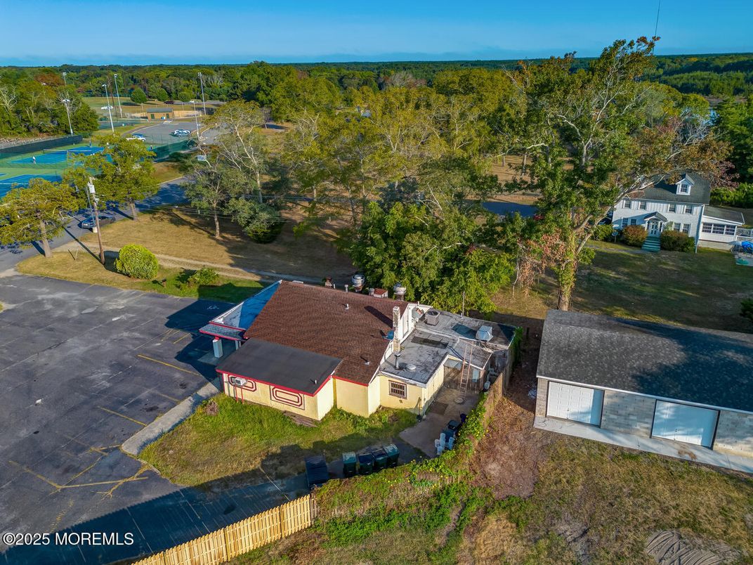 Exterior, Drone