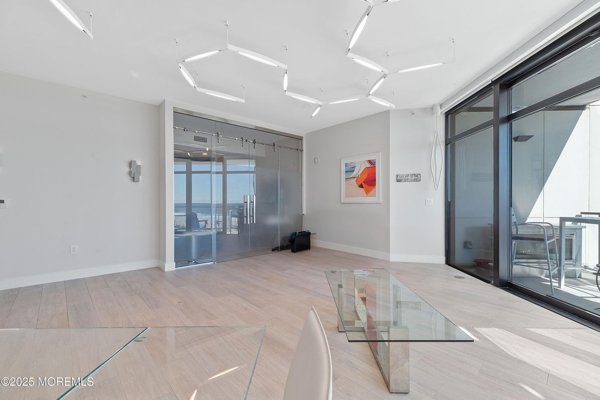 Interior, Pendant Lights, Wood Texture Flooring