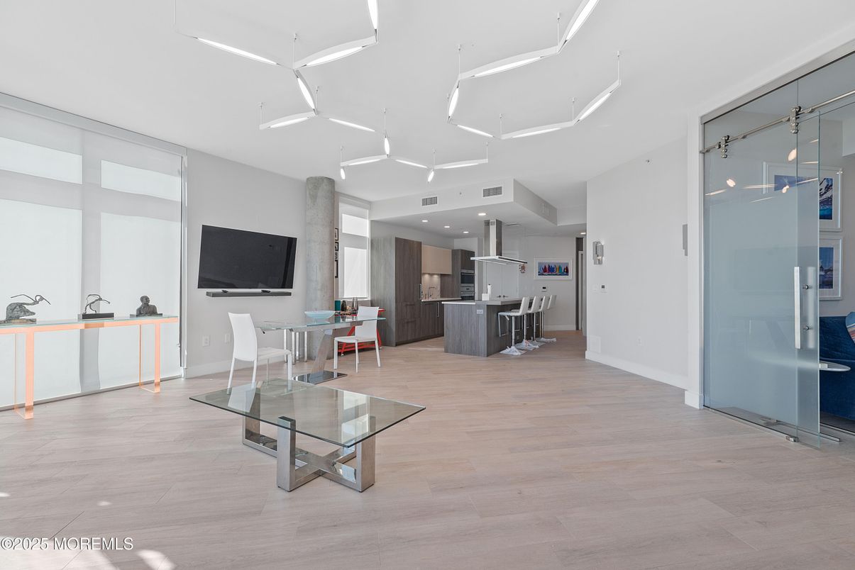 Dining room, Interior, Kitchen, Pendant Lights, Recessed Lighting, Wood Texture Flooring