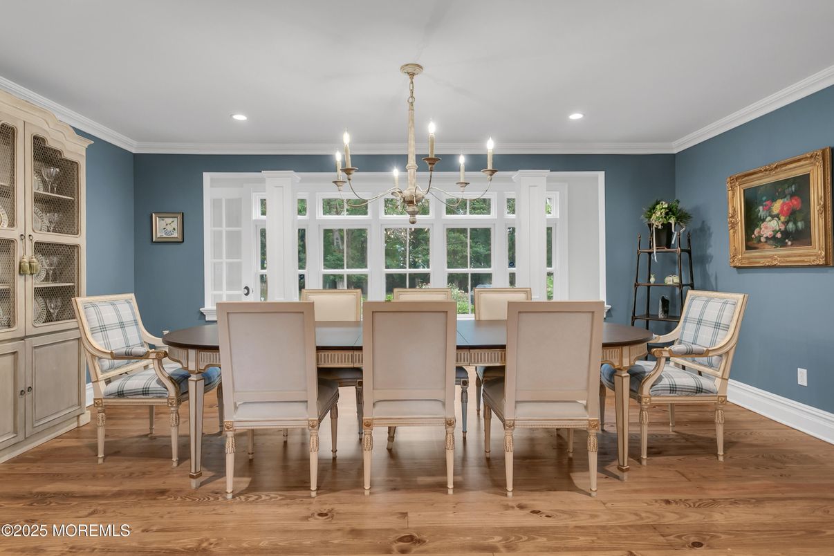 Chandelier, Dining room, Interior, Recessed Lighting, Wood Texture Flooring