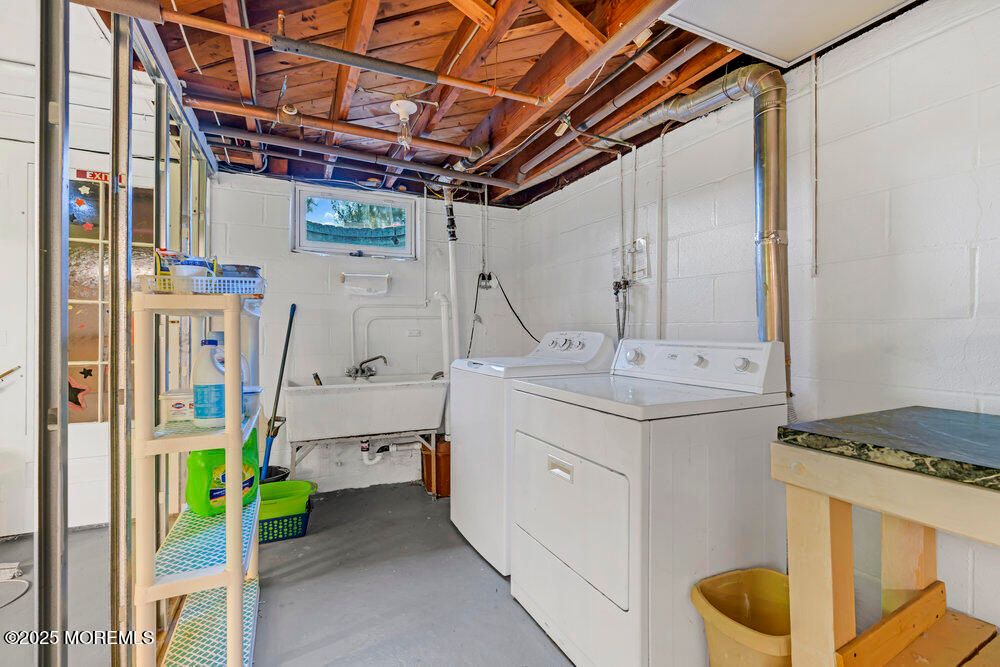 Interior, Washer, Wooden Beams, Wooden Ceilings