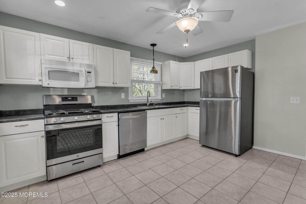 Interior, Kitchen, Pendant Lights, Recessed Lighting, Stainless Steel Appliances
