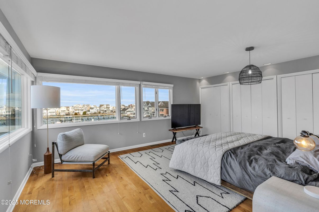 Bedroom, Interior, Water, Wood Texture Flooring