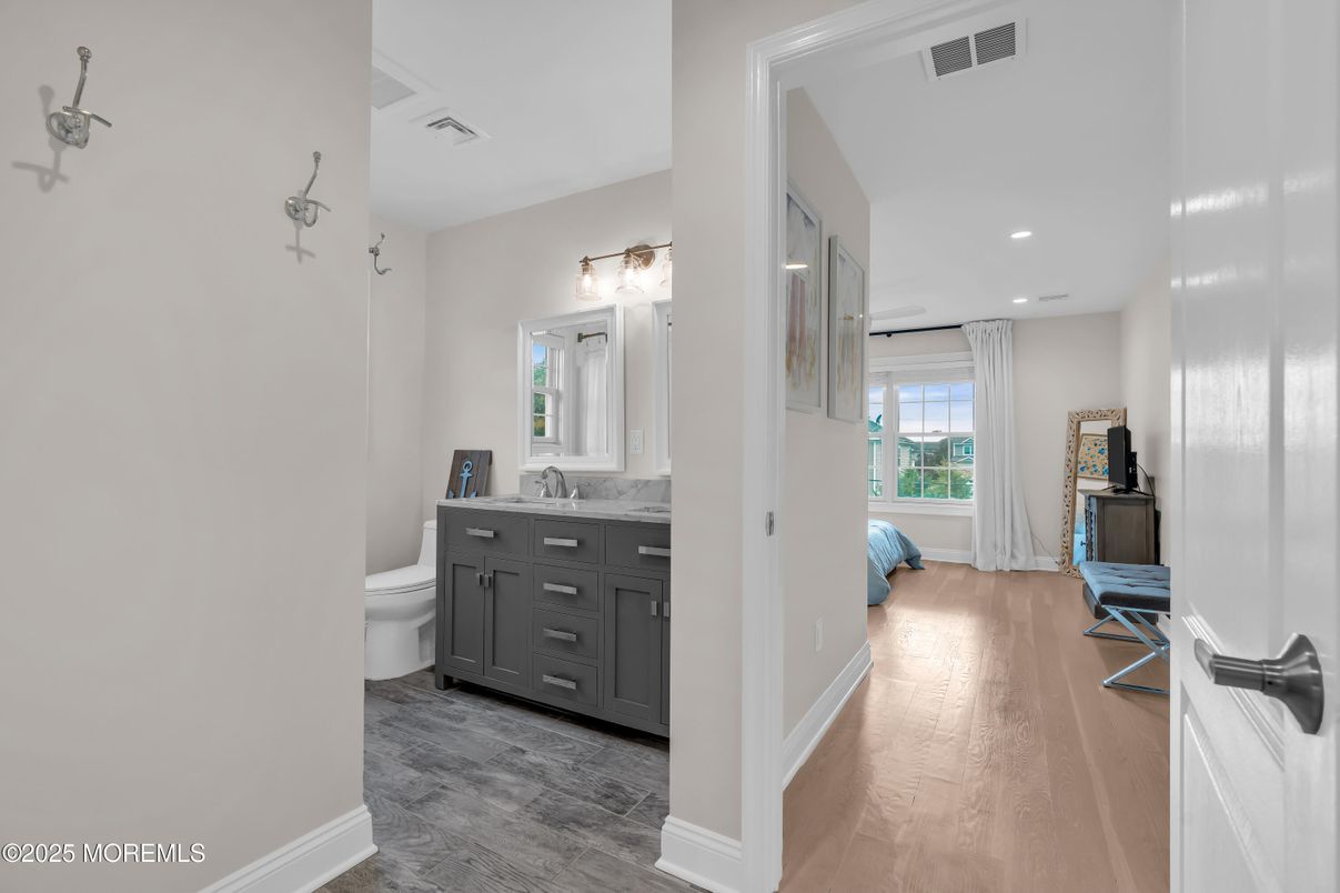 Bathroom, Interior, Recessed Lighting, Wood Texture Flooring