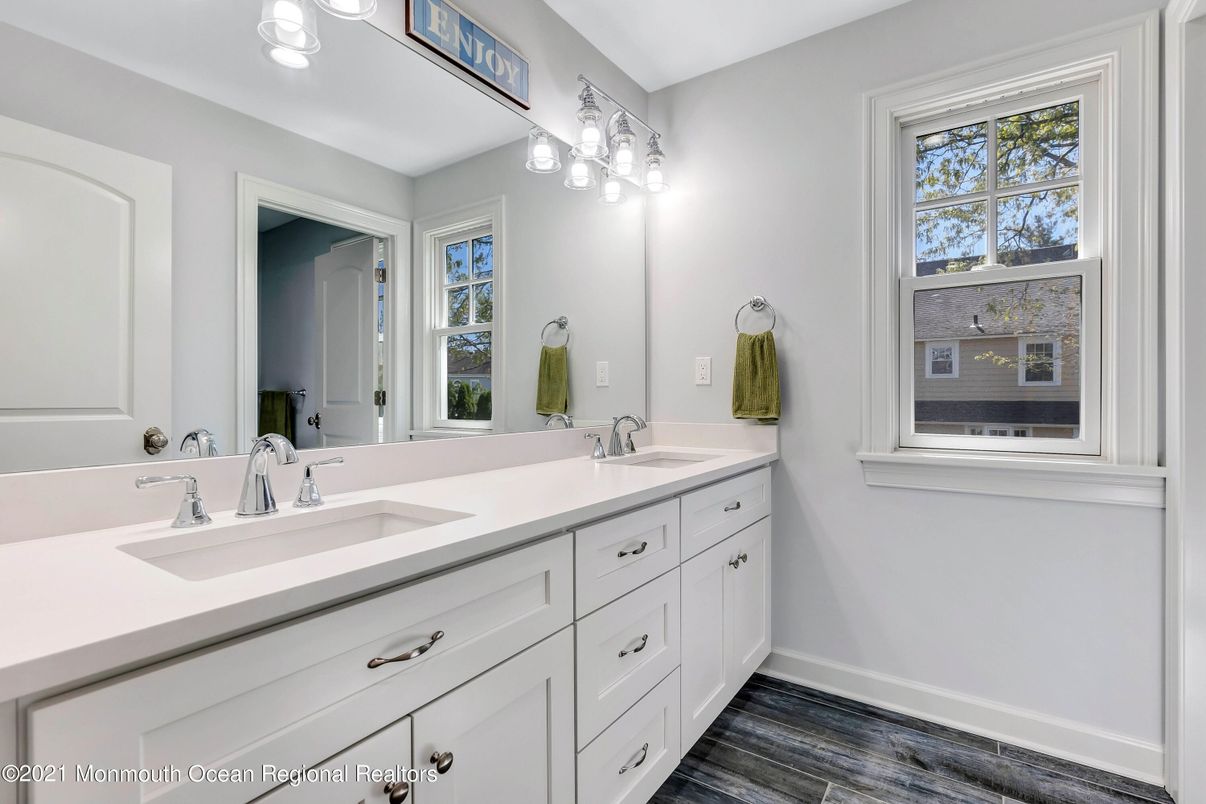 Bathroom, Dual Sink Vanities, Interior, Wood Texture Flooring