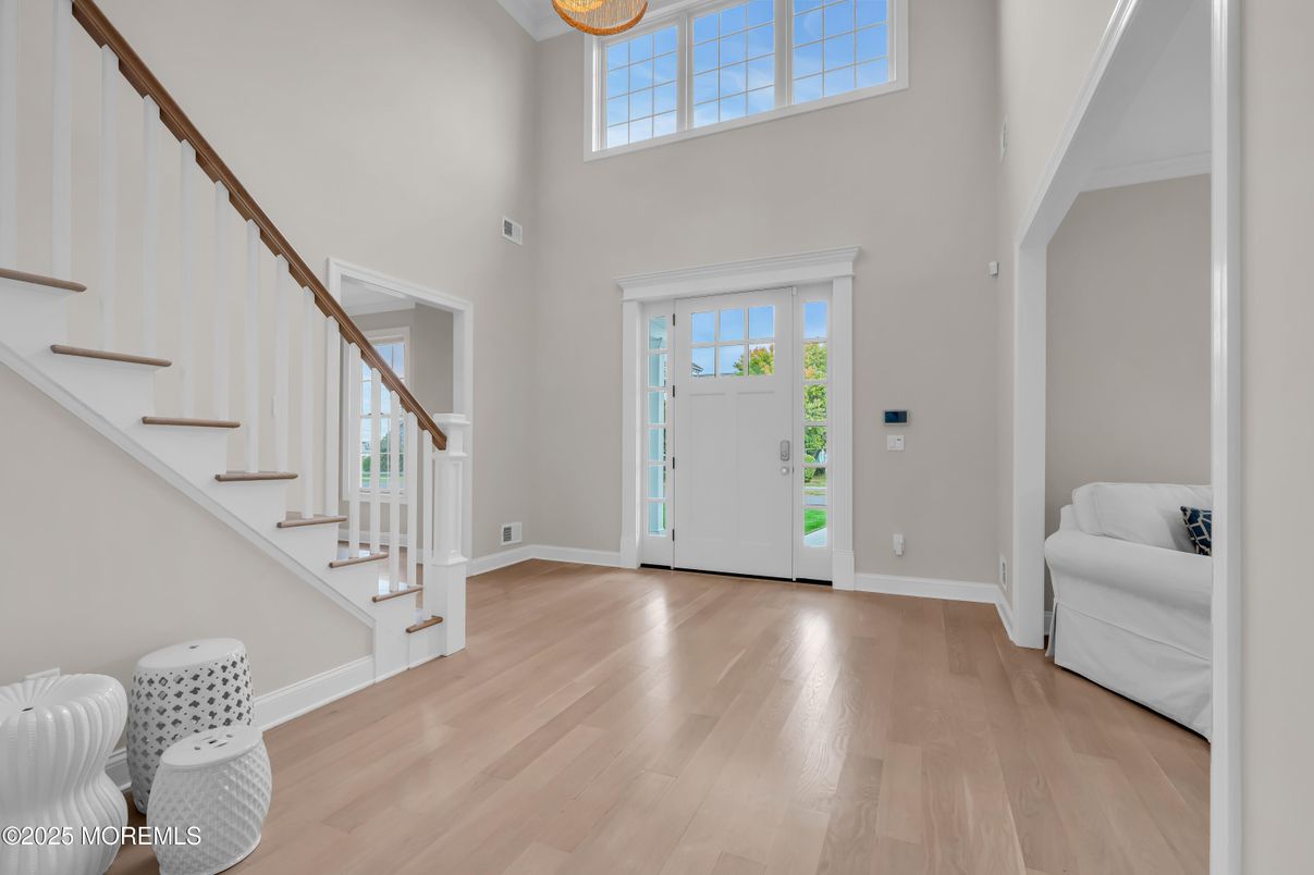 Interior, Pendant Lights, Wood Texture Flooring