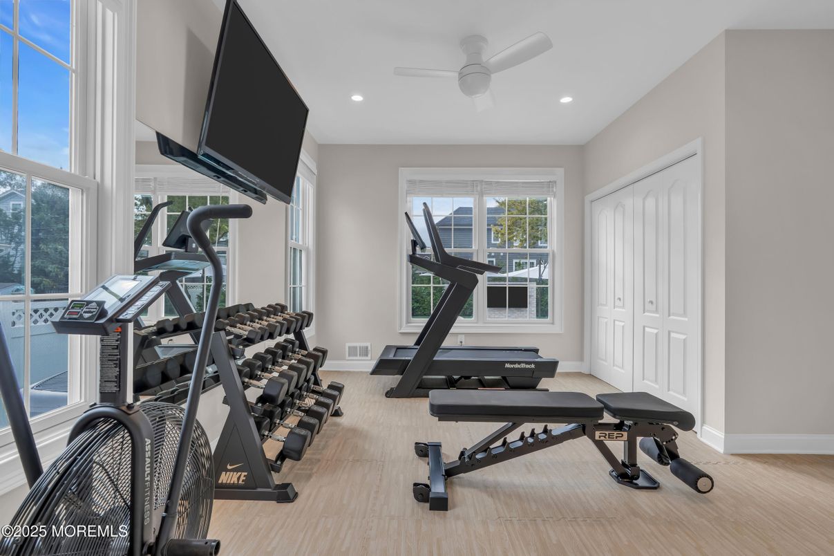 Fitness Equipment, Interior, Recessed Lighting, Wood Texture Flooring