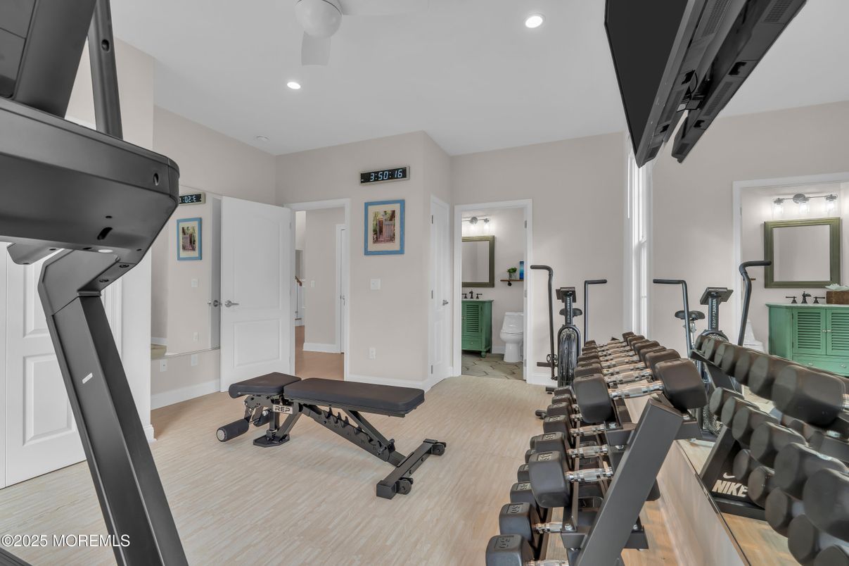 Fitness Equipment, Interior, Recessed Lighting, Wood Texture Flooring