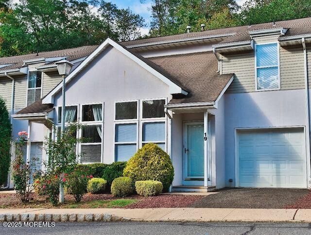 Attached, Exterior, Facade, American Craftsman