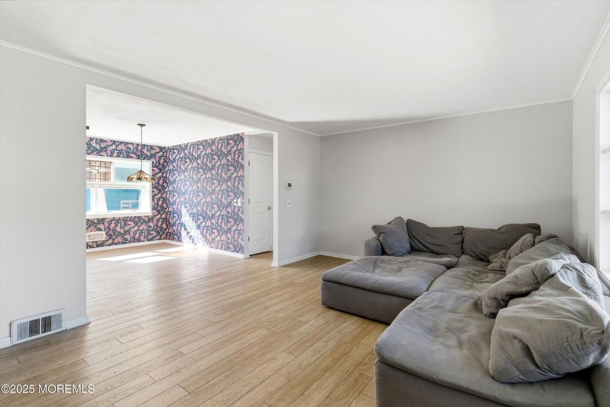 Interior, Living room, Pendant Lights, Wood Texture Flooring