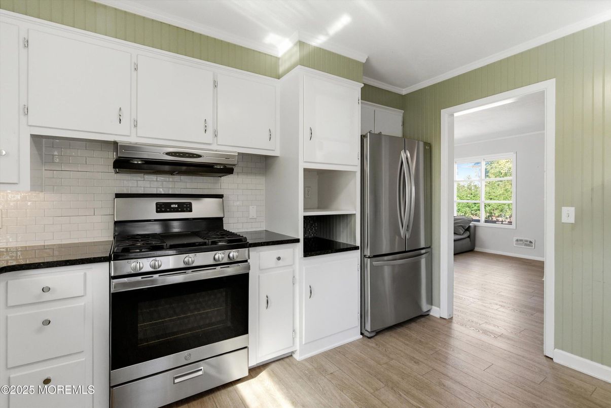 Interior, Kitchen, Stainless Steel Appliances, Wood Texture Flooring
