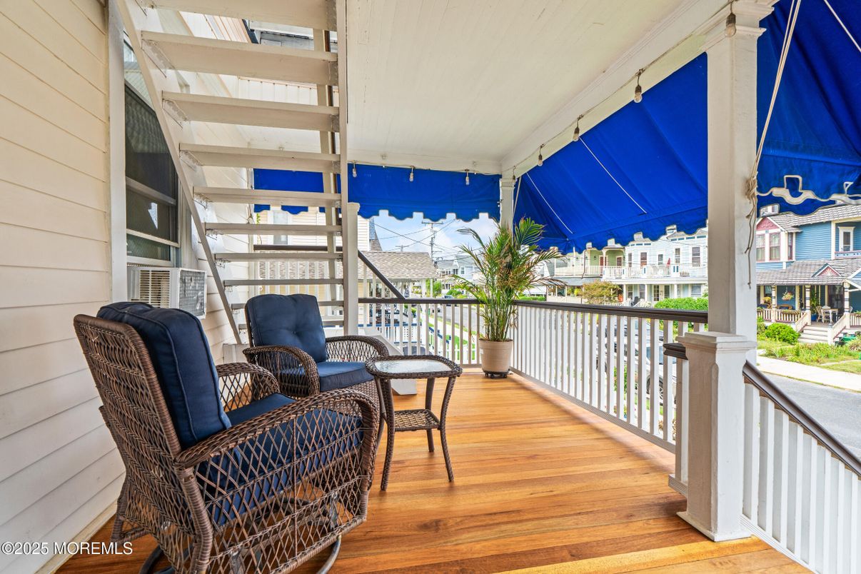 Exterior, Wood Texture Flooring