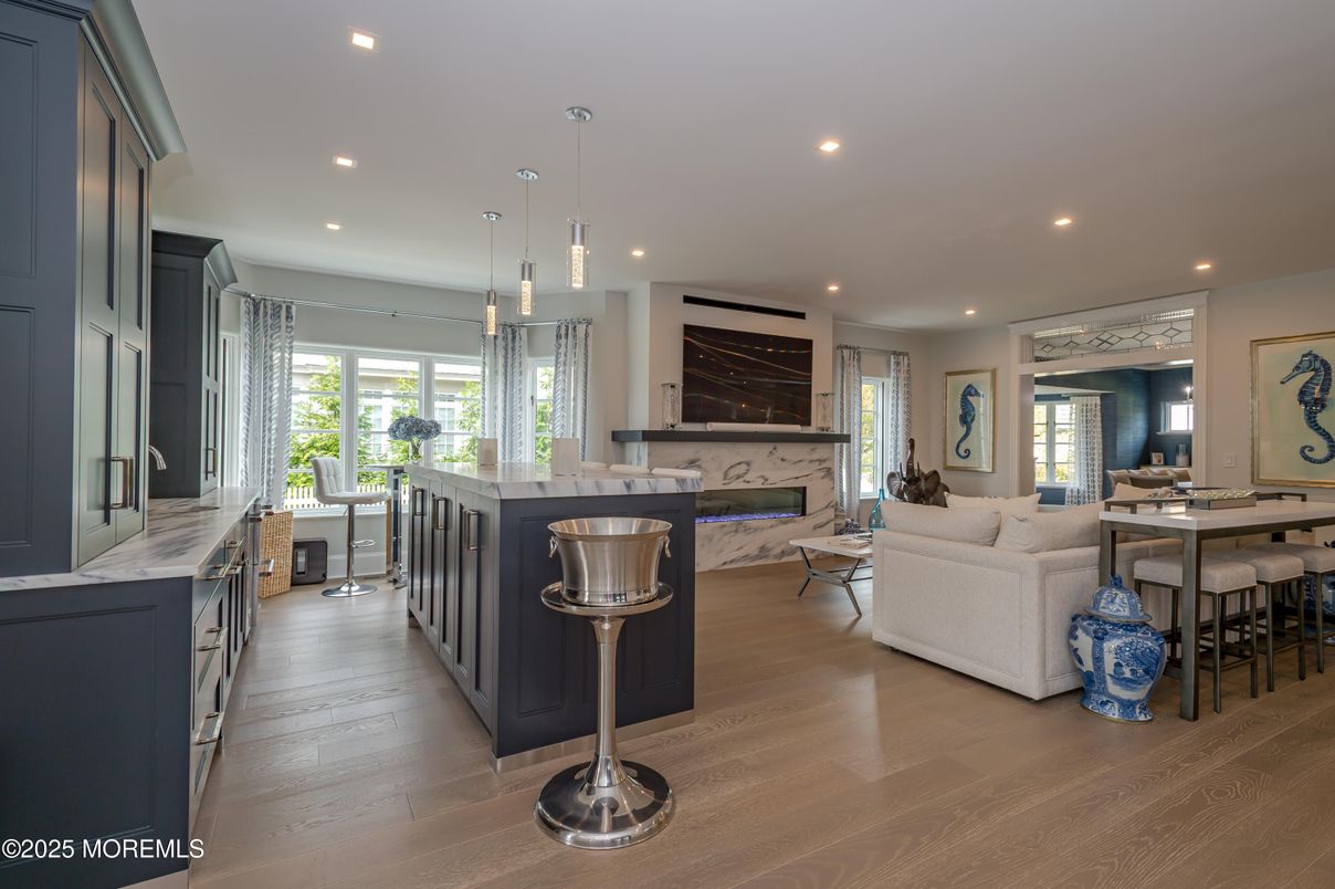 Interior, Kitchen, Living room, Marble Walls, Pendant Lights, Recessed Lighting, Wood Texture Flooring