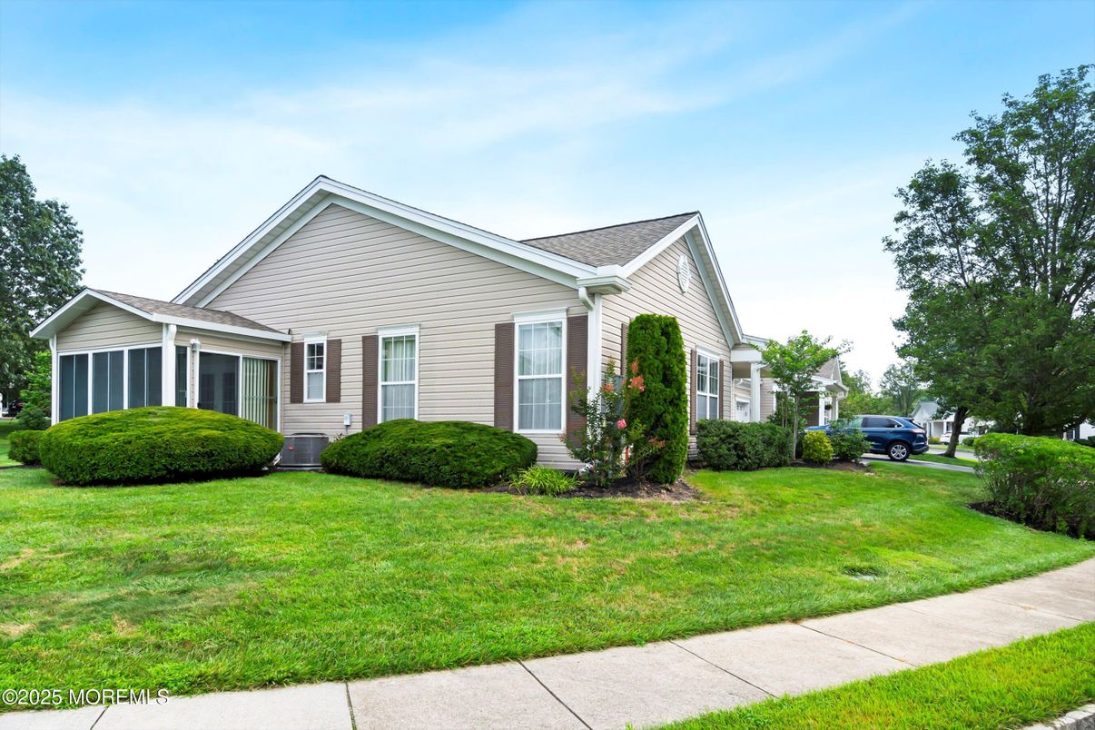 Exterior, Facade, Farmhouse