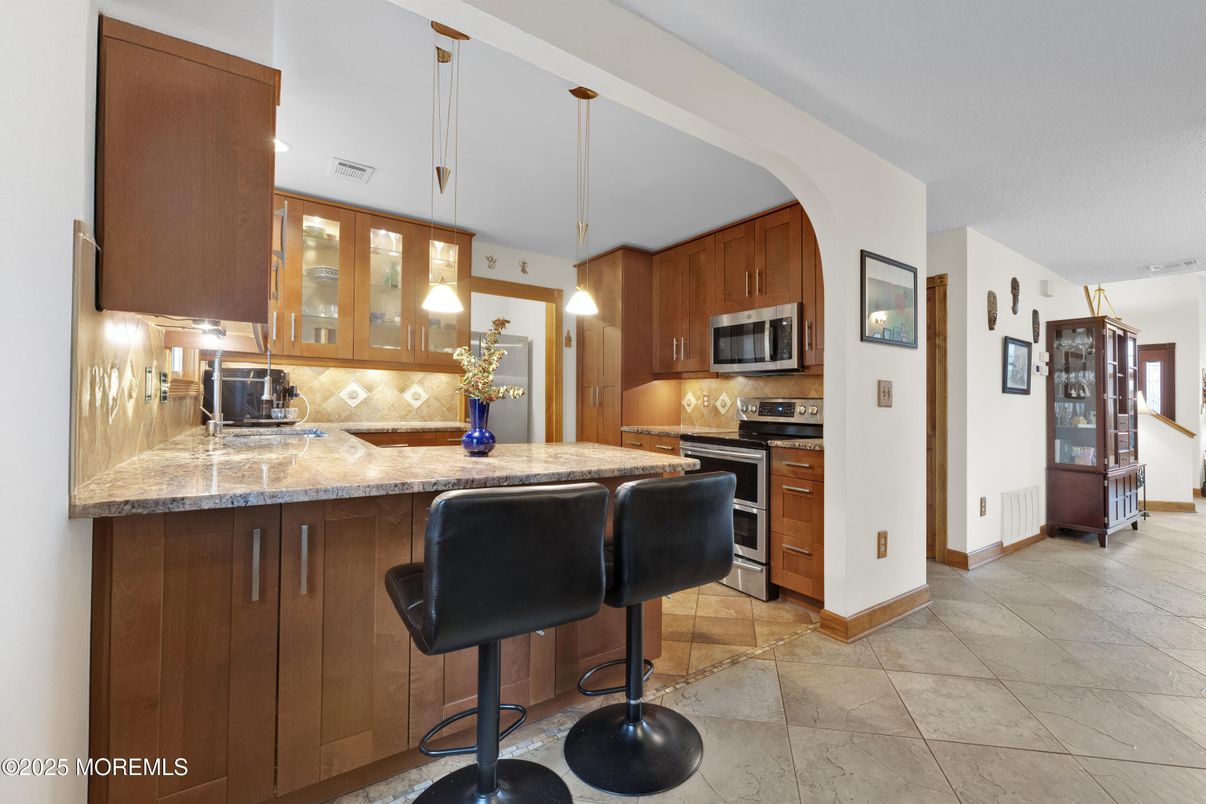 Interior, Kitchen, Pendant Lights, Recessed Lighting, Stainless Steel Appliances