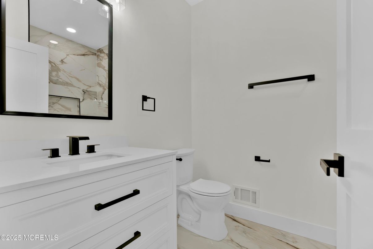 Bathroom, Interior, Marble, Marble Walls, Recessed Lighting