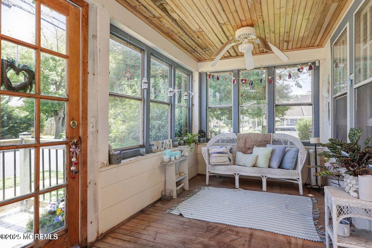 Interior, Sun Room, Wooden Ceilings, Wood Texture Flooring