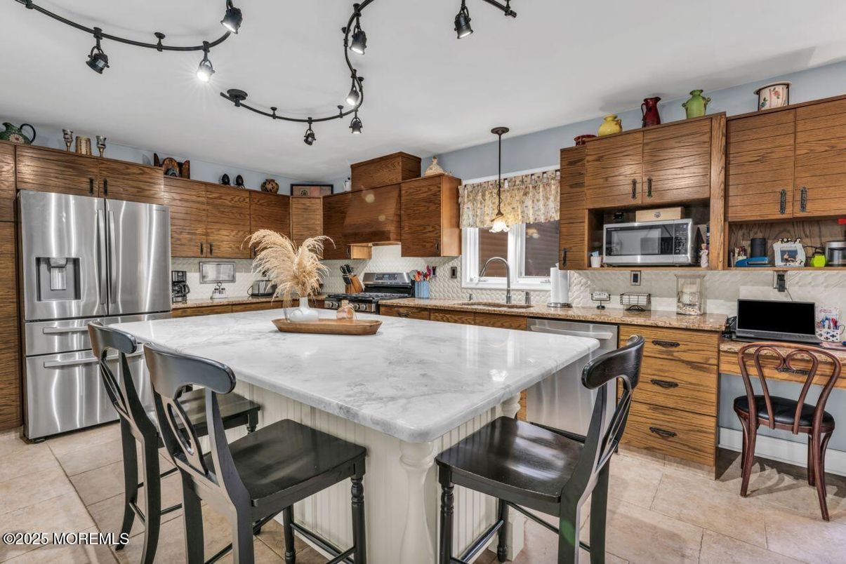 Interior, Kitchen, Pendant Lights, Stainless Steel Appliances