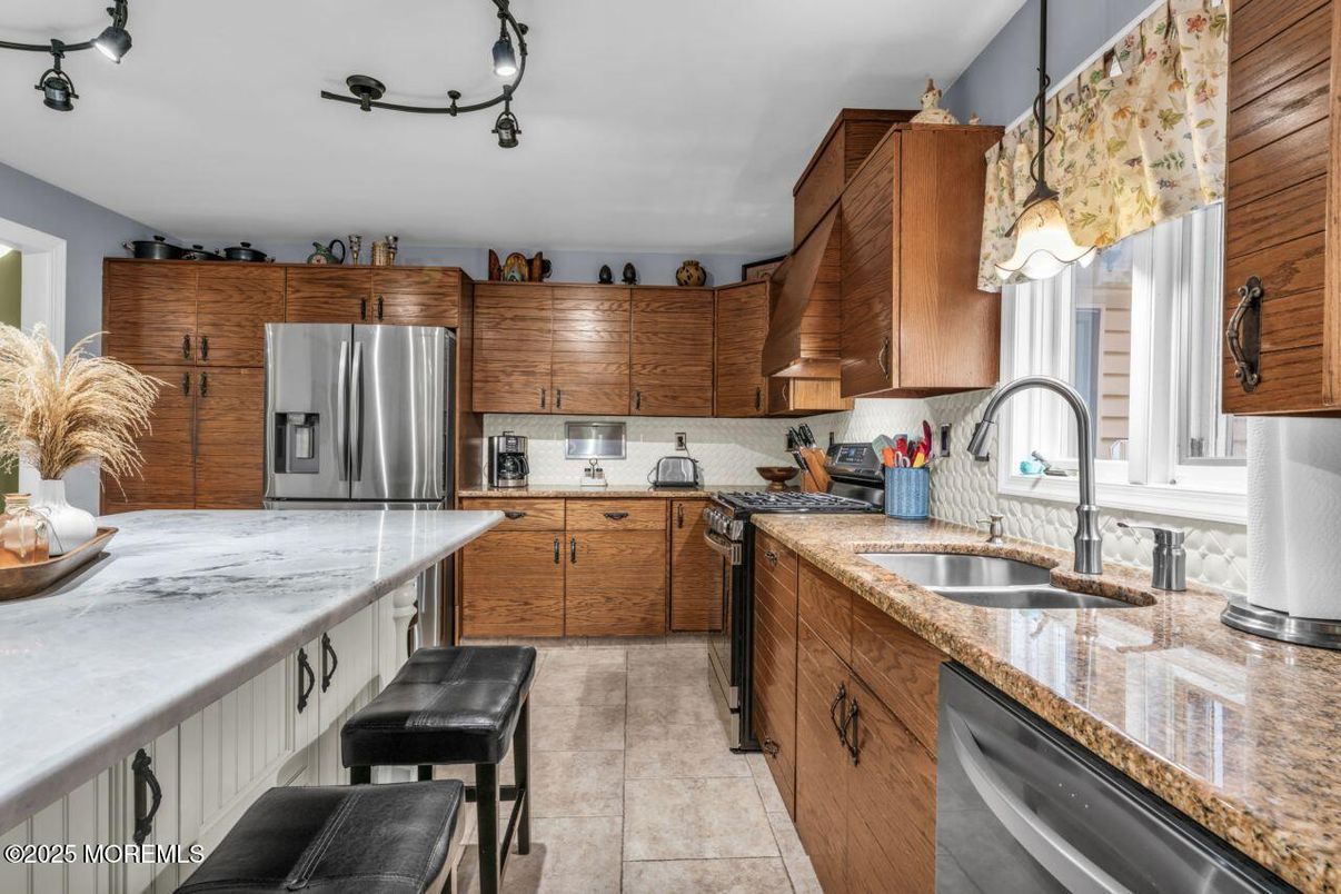 Interior, Kitchen, Stainless Steel Appliances
