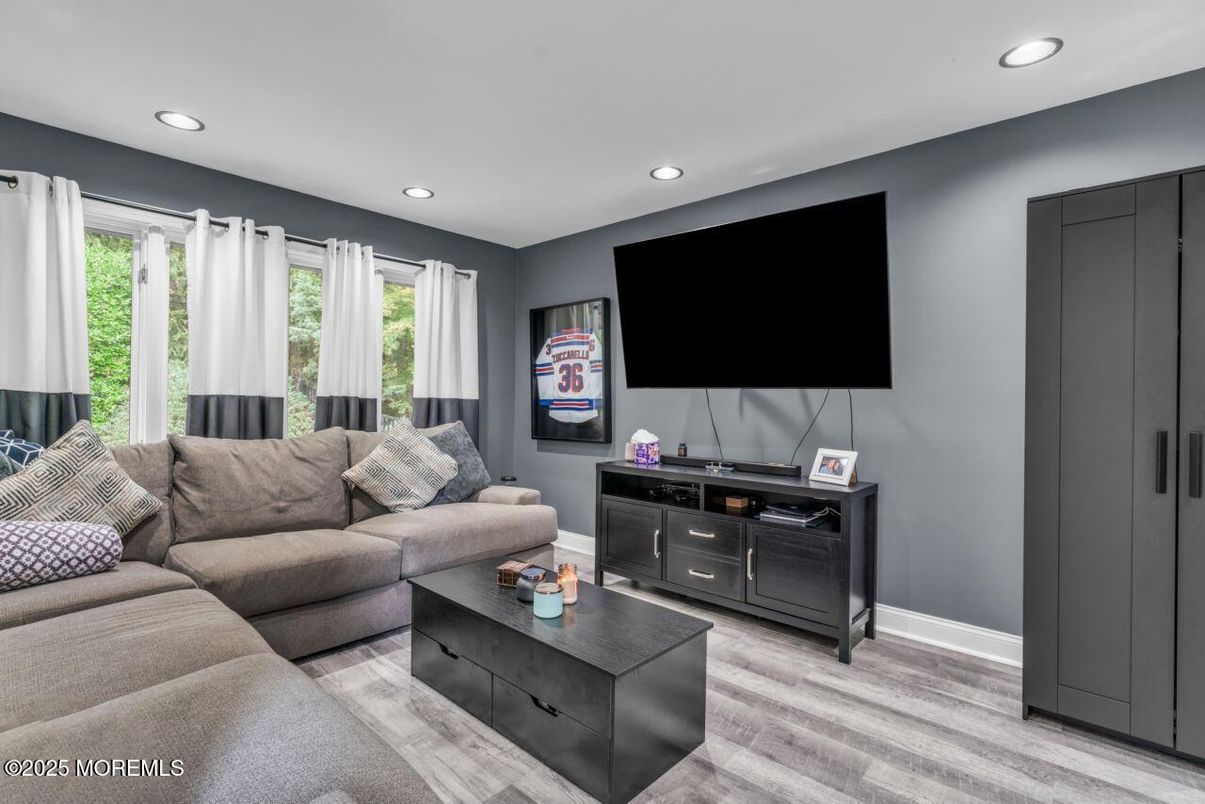 Interior, Living room, Recessed Lighting, Wood Texture Flooring