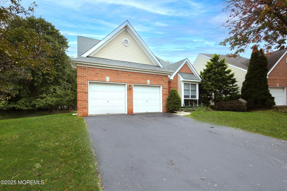 Attached, Exterior, Facade, Brick Facade, Brick Traditional