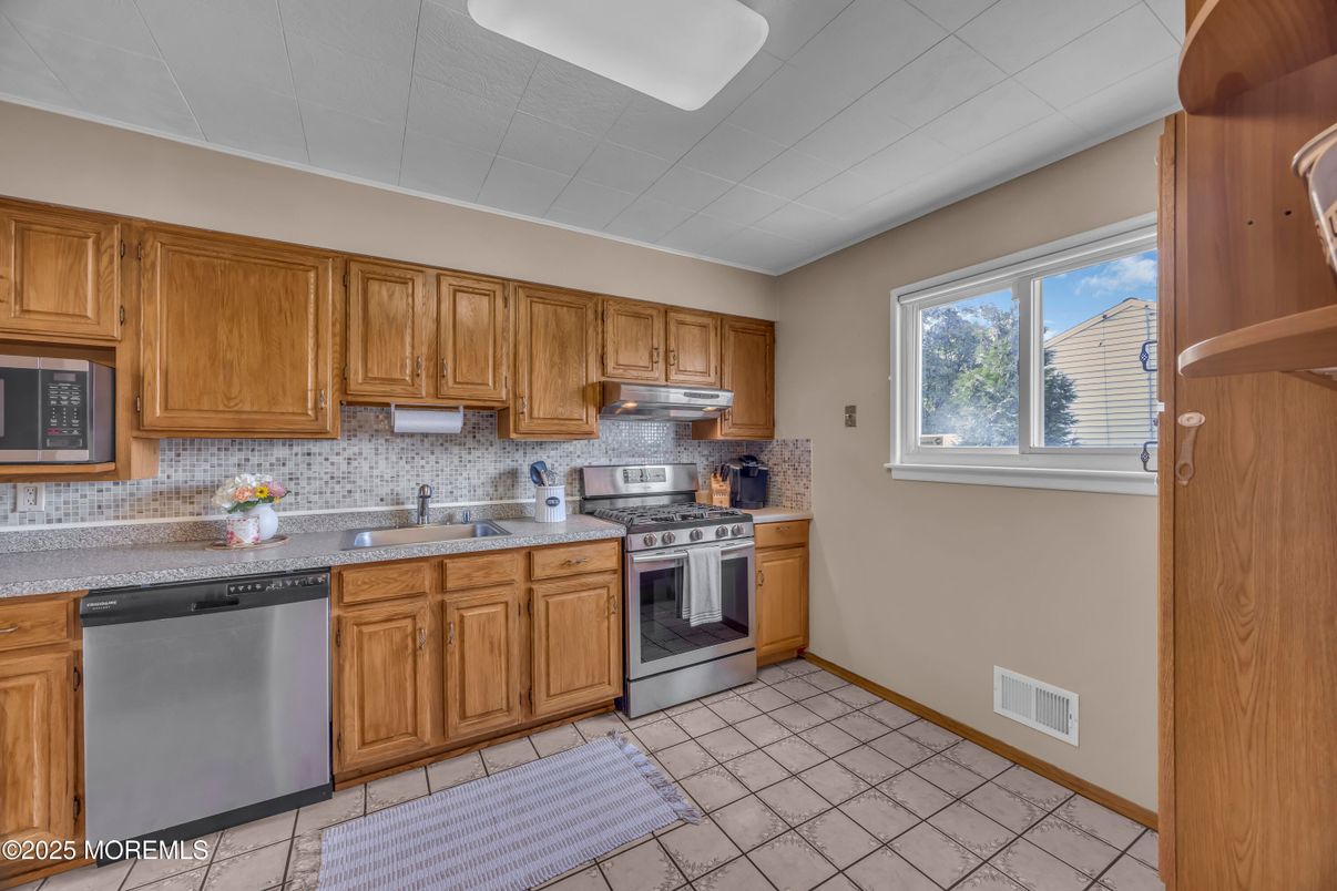 Interior, Kitchen, Stainless Steel Appliances