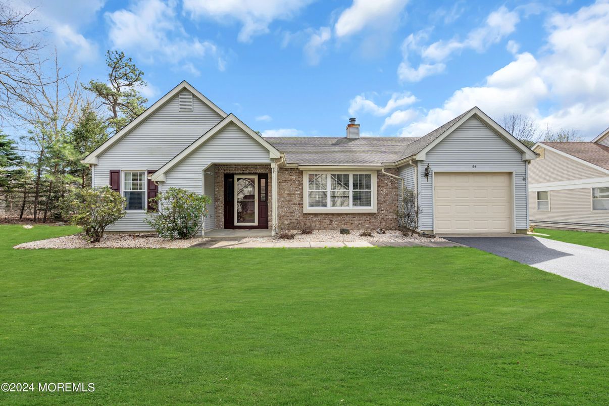 Attached, Exterior, Facade, Brick Facade, Farmhouse