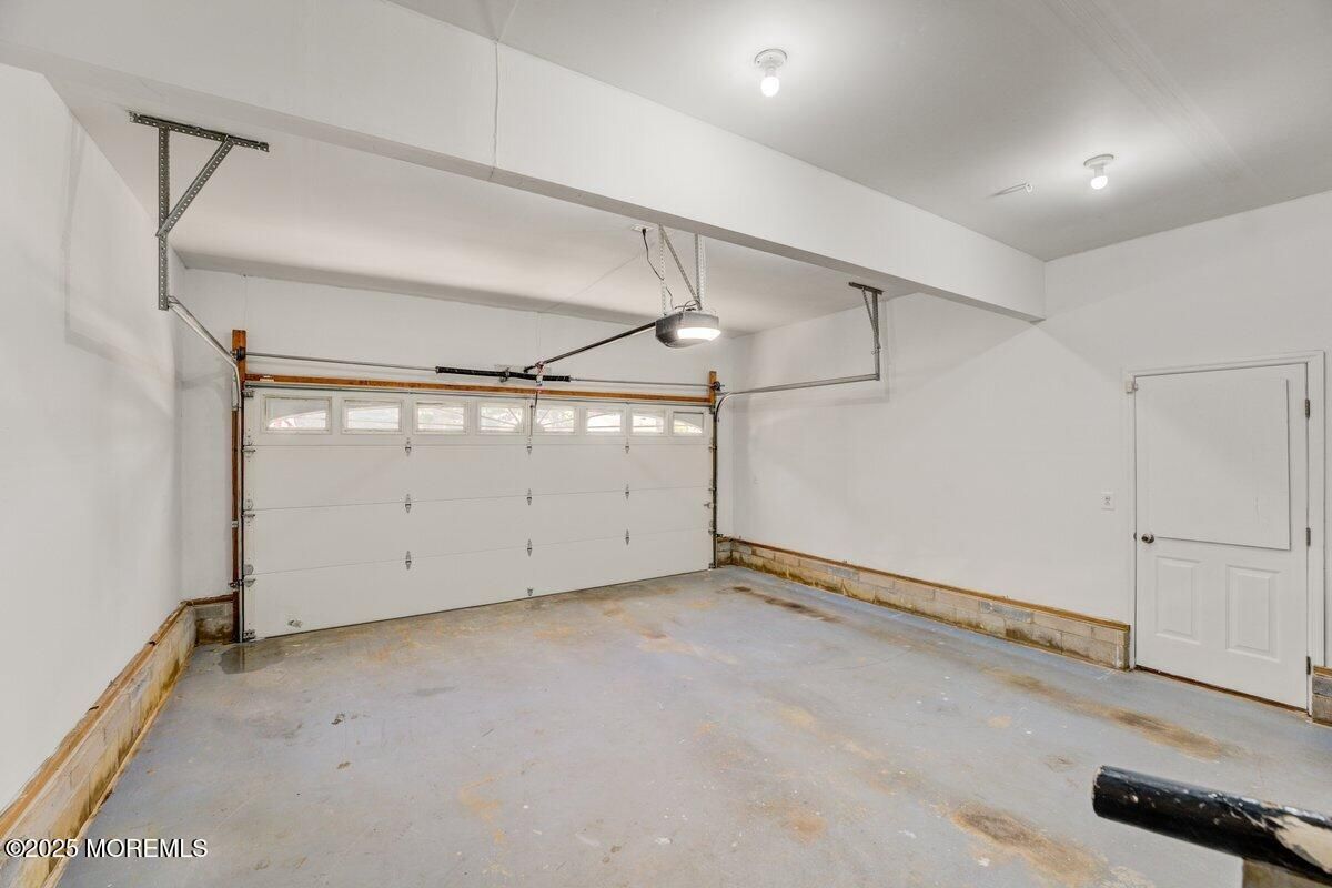 Garage, Interior