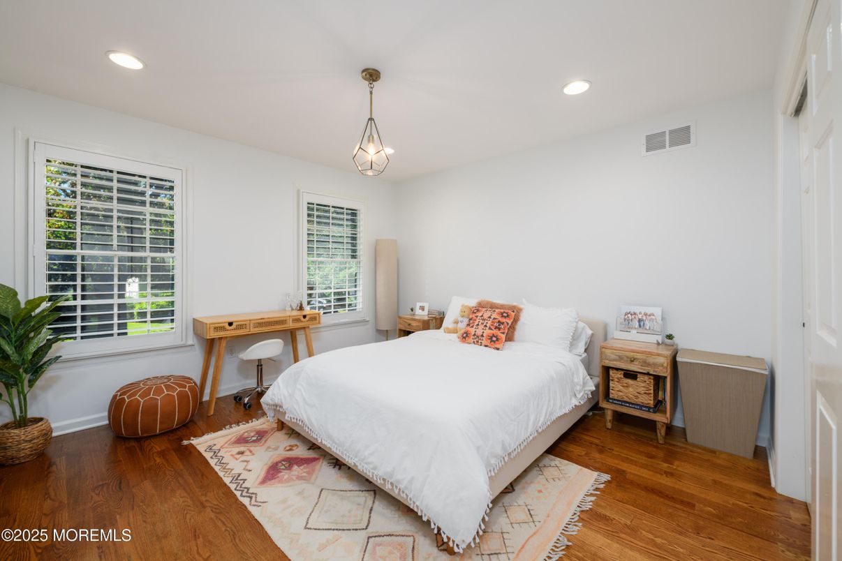 Bedroom, Interior, Pendant Lights, Recessed Lighting, Wood Texture Flooring