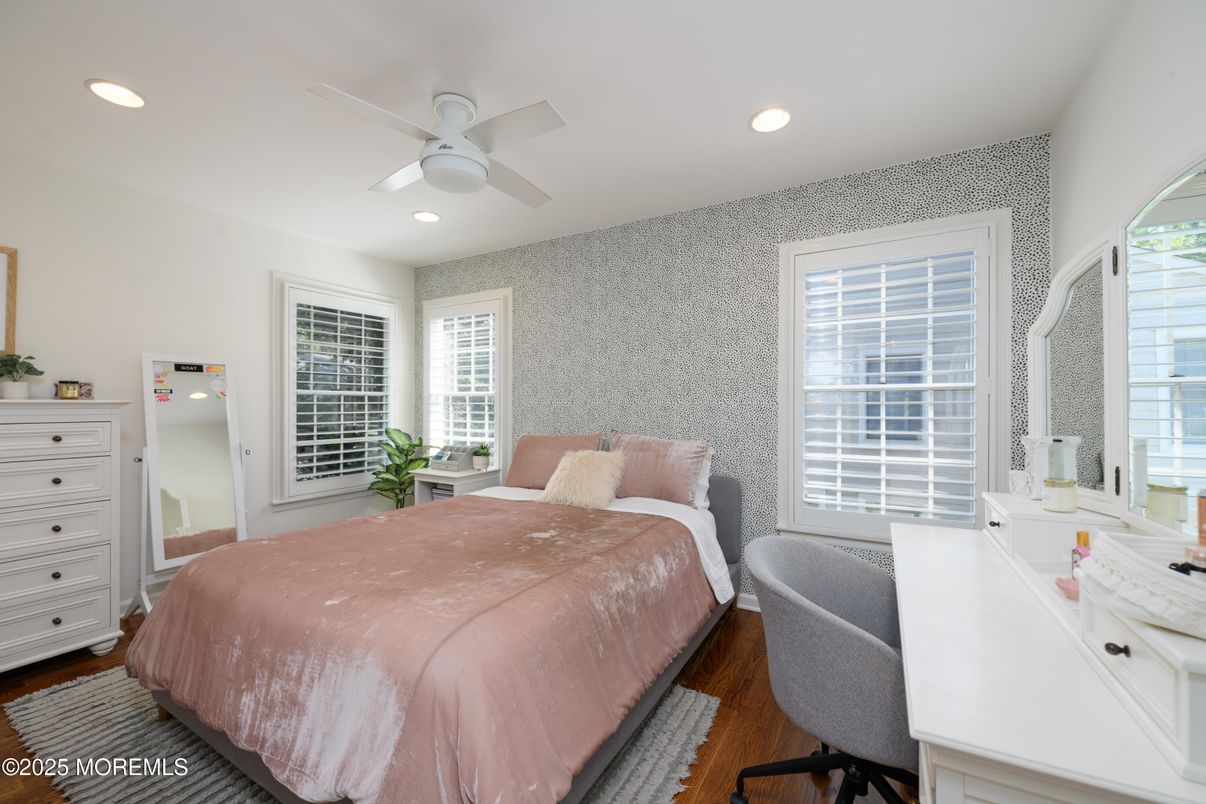 Bedroom, Home Office, Interior, Recessed Lighting, Wood Texture Flooring