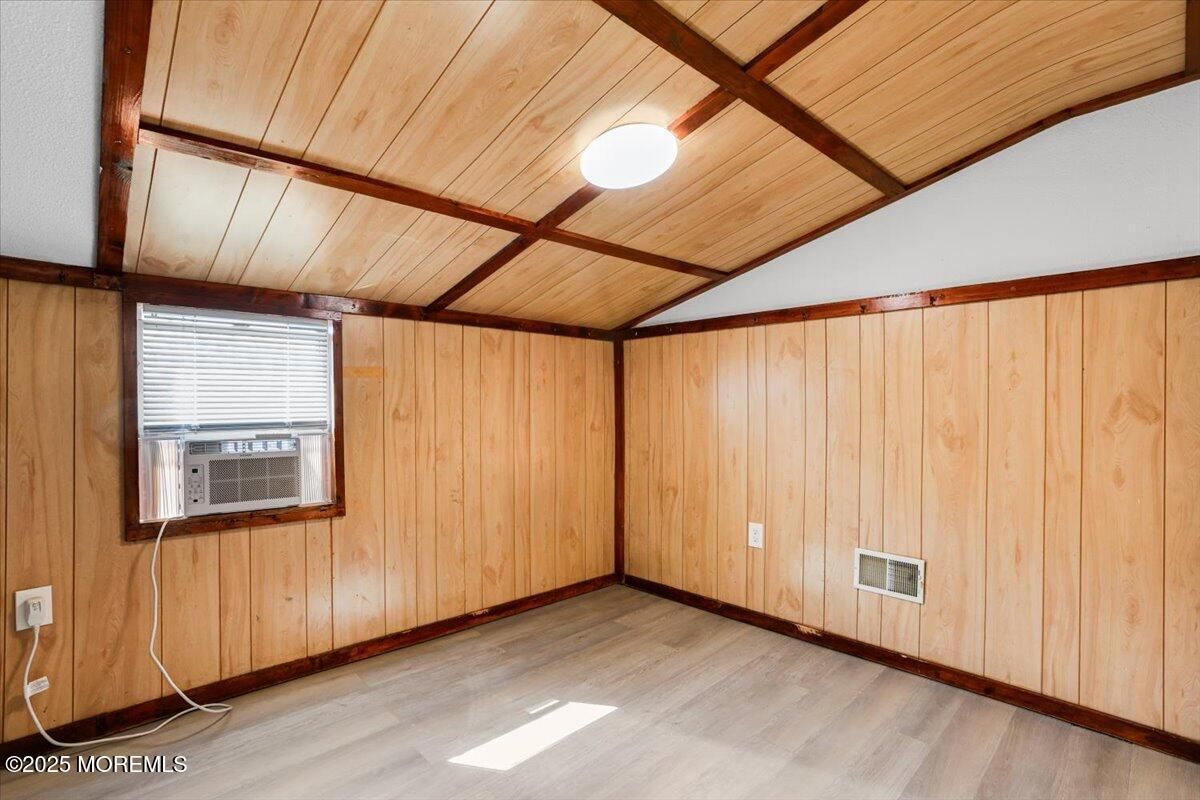 Empty room, Interior, Wooden Beams, Wooden Ceilings, Wood Texture Flooring, Wooden Walls