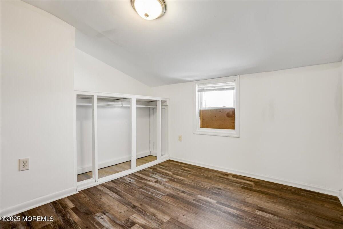 Empty room, Interior, Walk-in Closets, Wood Texture Flooring
