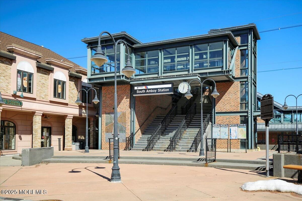 Exterior, Facade, Brick Facade, Rowhouse