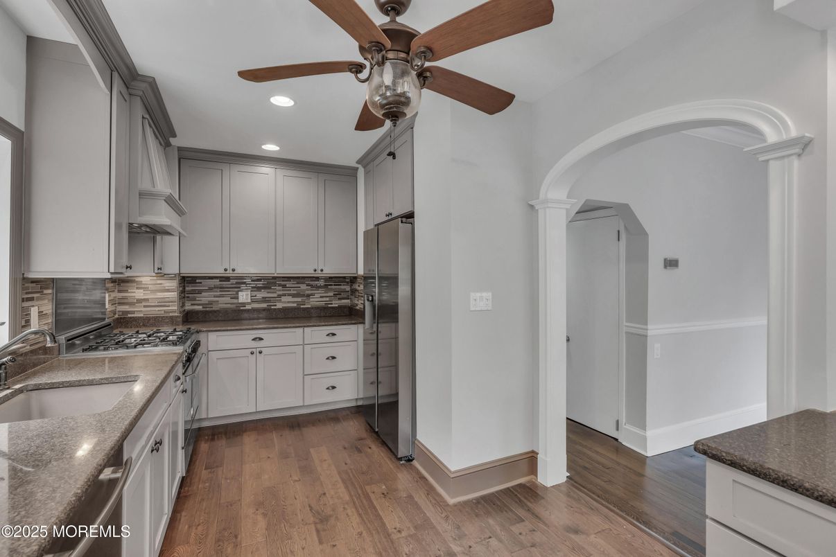 Interior, Kitchen, Recessed Lighting, Wood Texture Flooring
