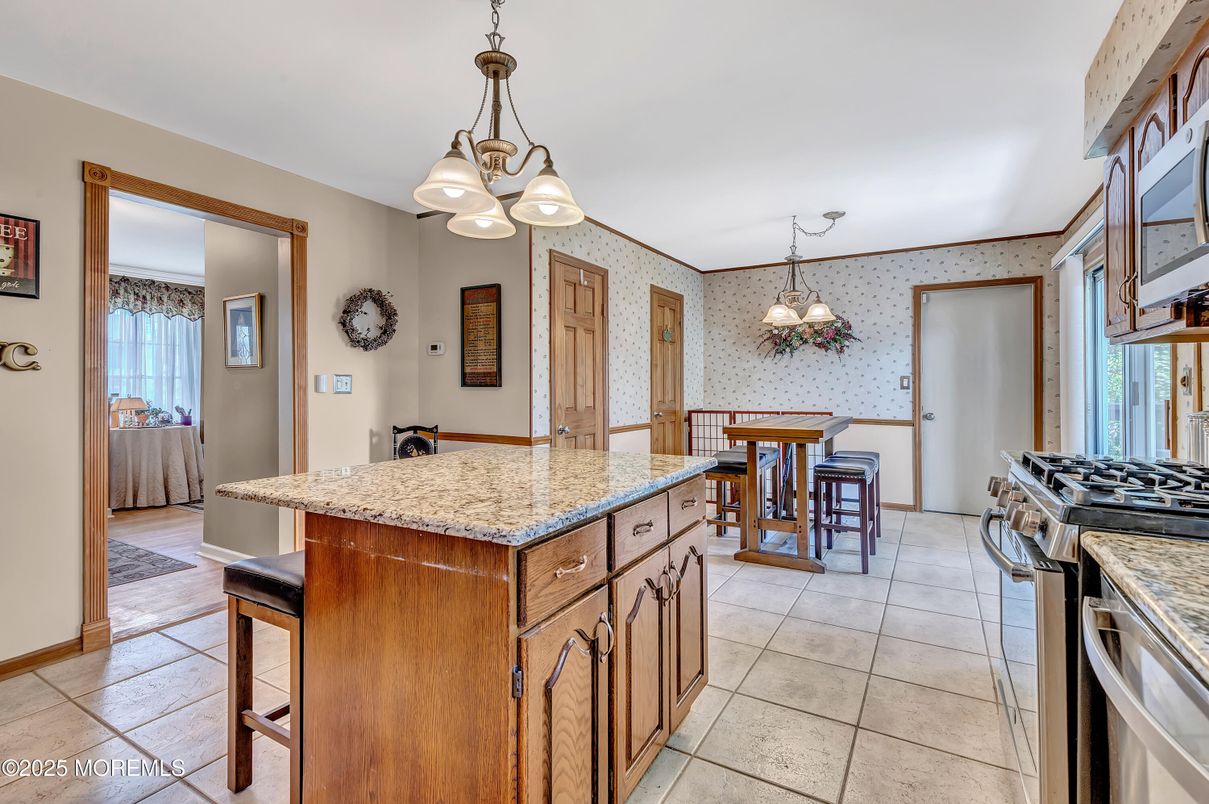 Chandelier, Dining room, Interior, Kitchen, Pendant Lights