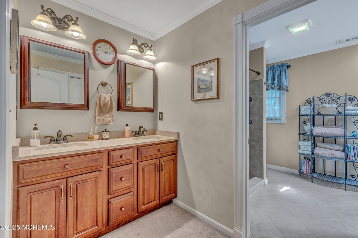 Bathroom, Dual Sink Vanities, Interior