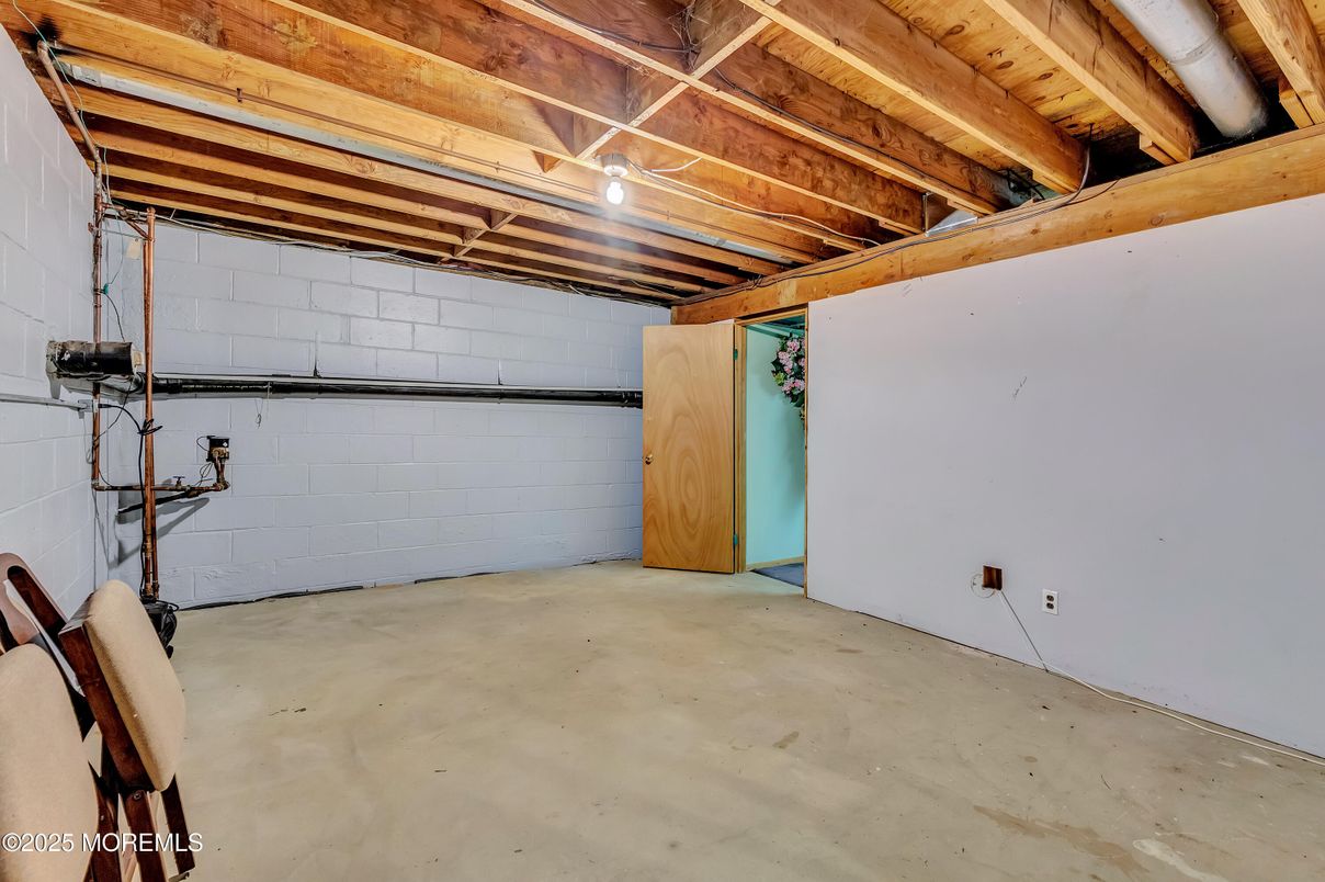 Garage, Interior, Wooden Beams, Wooden Ceilings