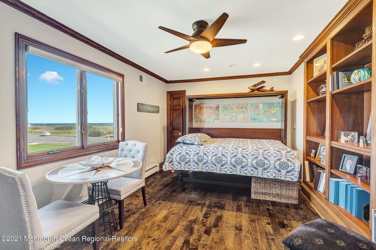 Bedroom, Interior, Recessed Lighting, Water, Wood Texture Flooring