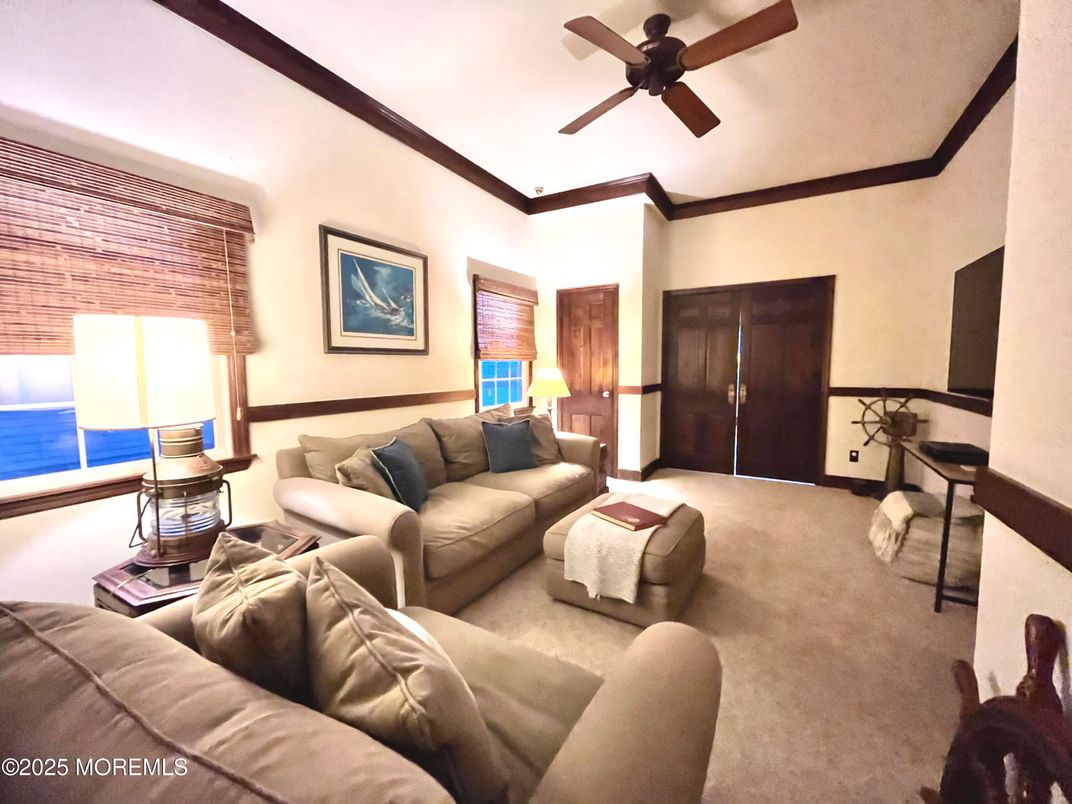 Interior, Living room, Water