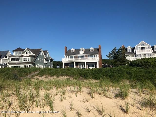 Backyard, Exterior, Facade, Queen Anne Victorian