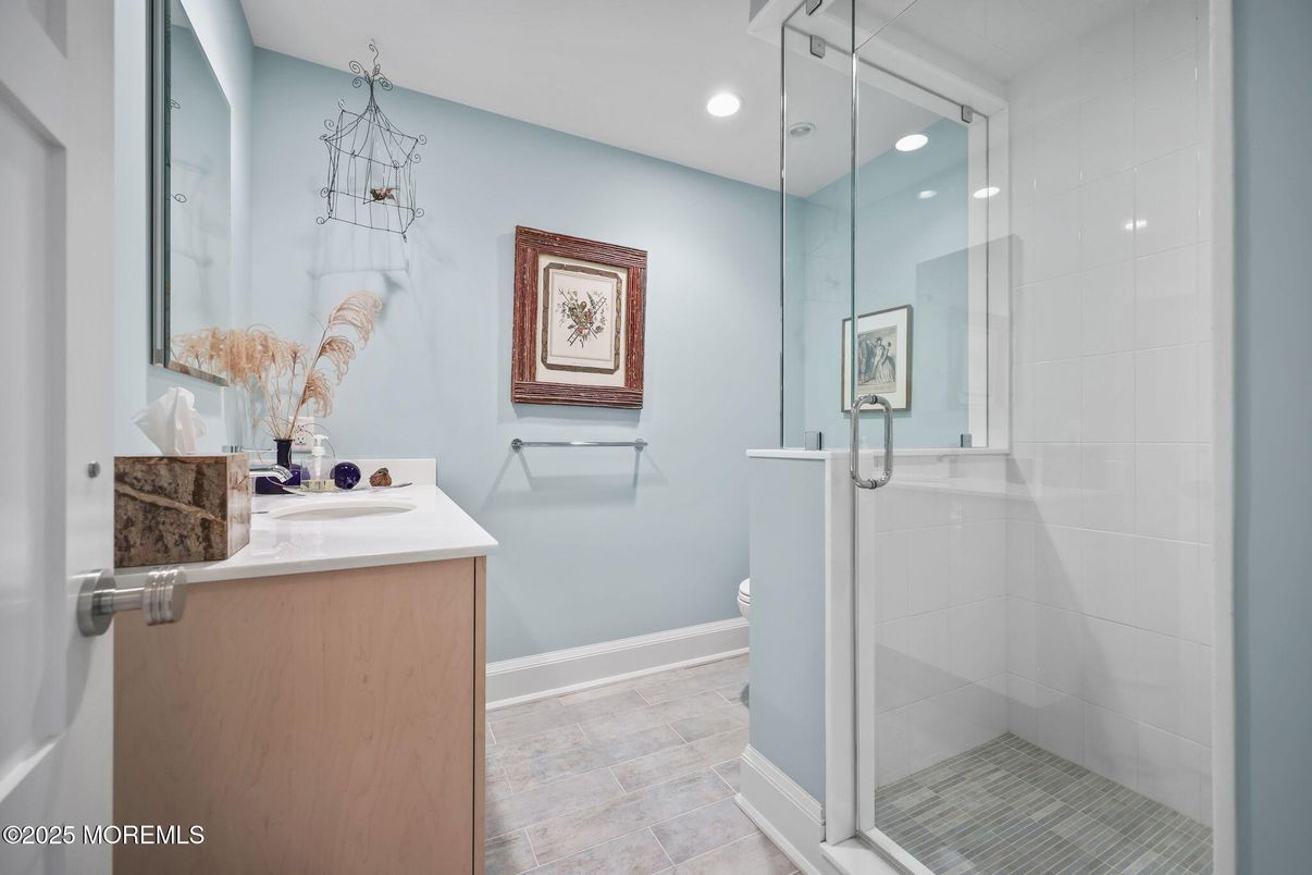 Bathroom, Interior, Recessed Lighting