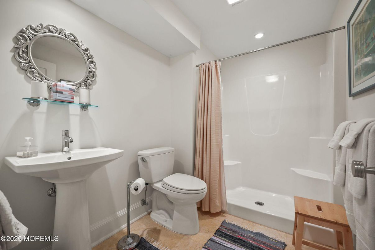 Bathroom, Interior, Recessed Lighting