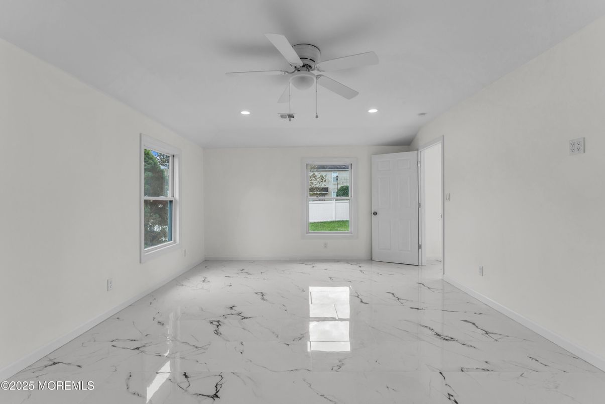 Empty room, Interior, Marble, Recessed Lighting